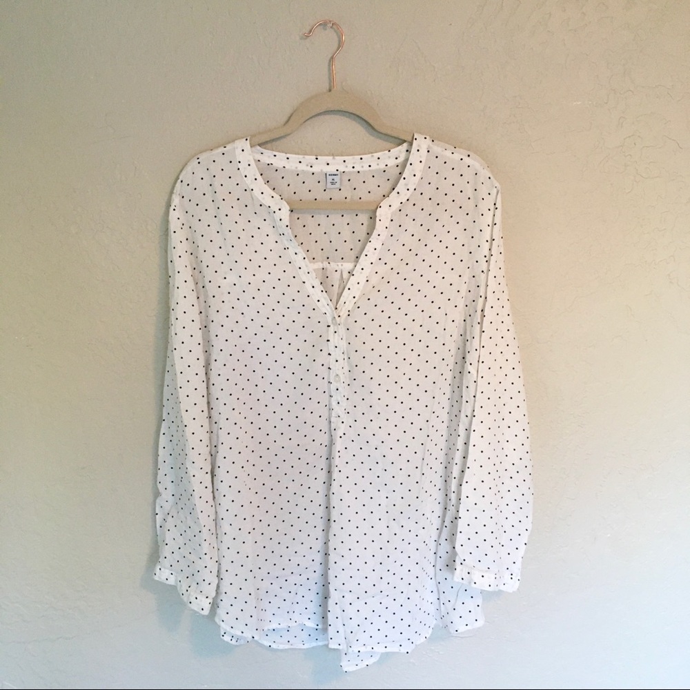 OLD NAVY Polkadot blouse
